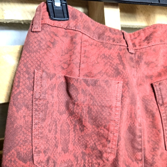 BDG Urban Outfitters mini skirt Size S copper/burnt orange snake print - Picture 4 of 7